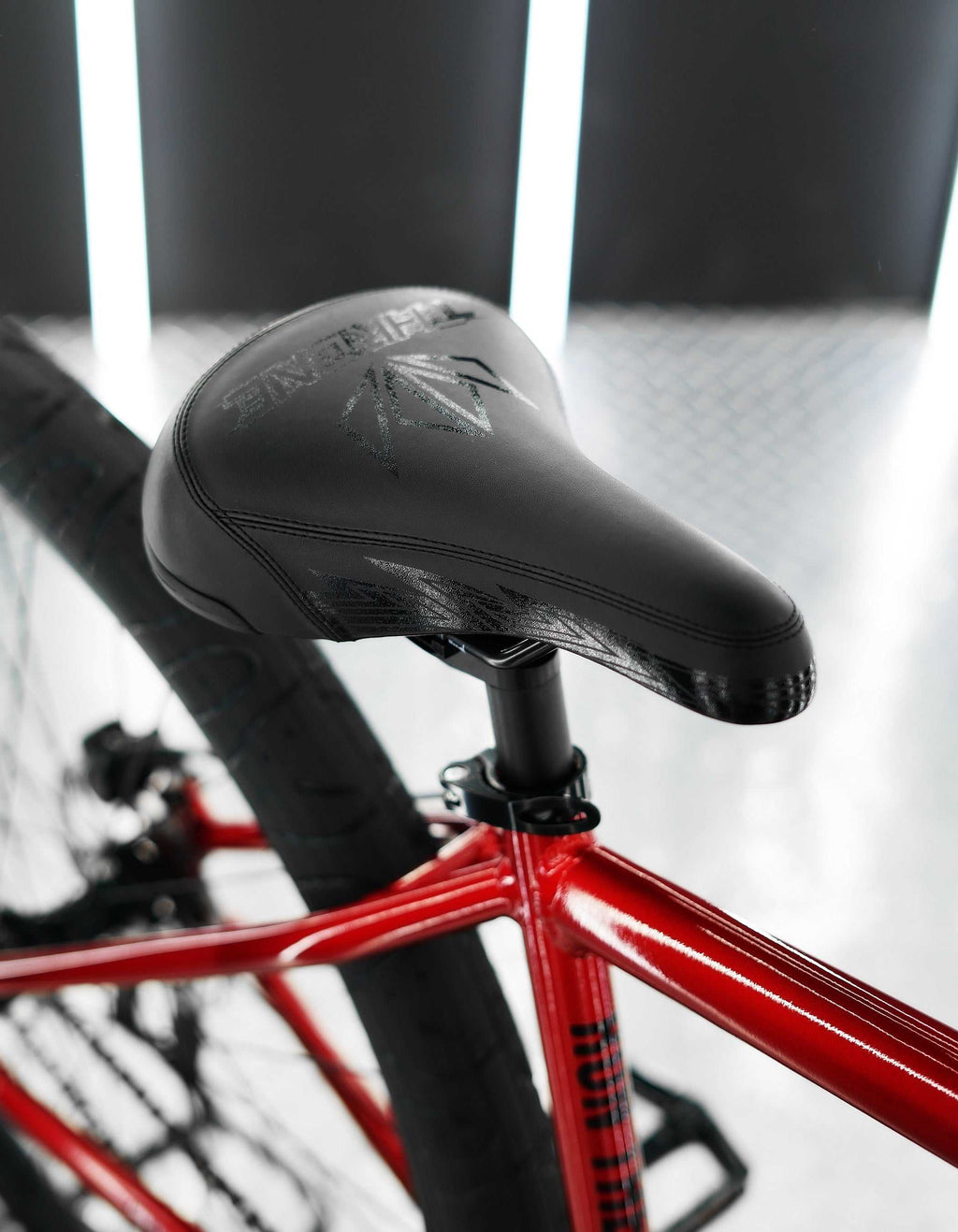 THRONE CYCLES - The Goon 29" - C Red Earl
