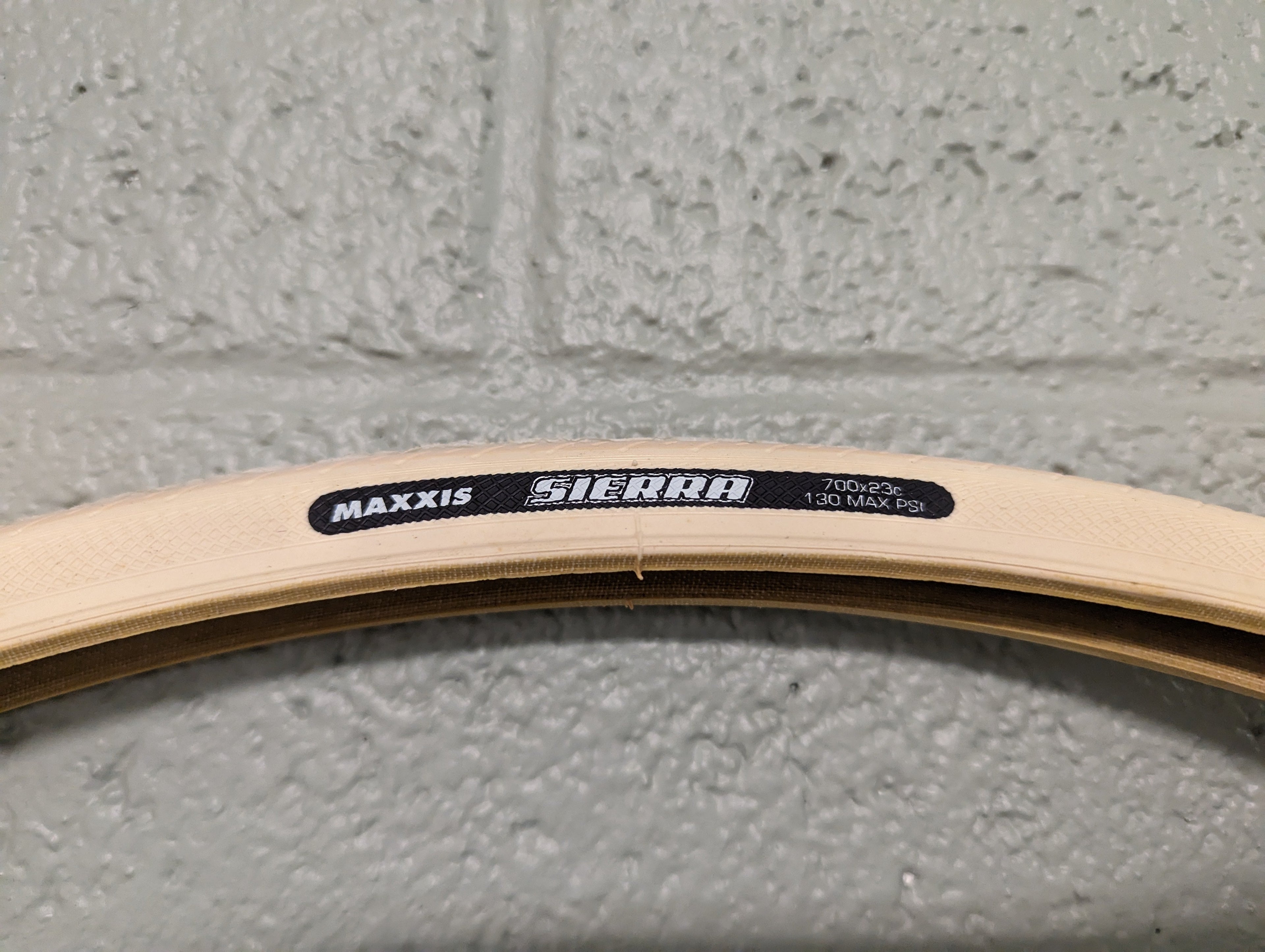 #NewOpenBoxItem - Maxxis Sierra - 700x23c Tire - Cream Color